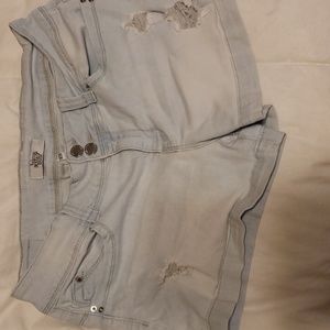 Women's gene short size 9/29   9 Junior